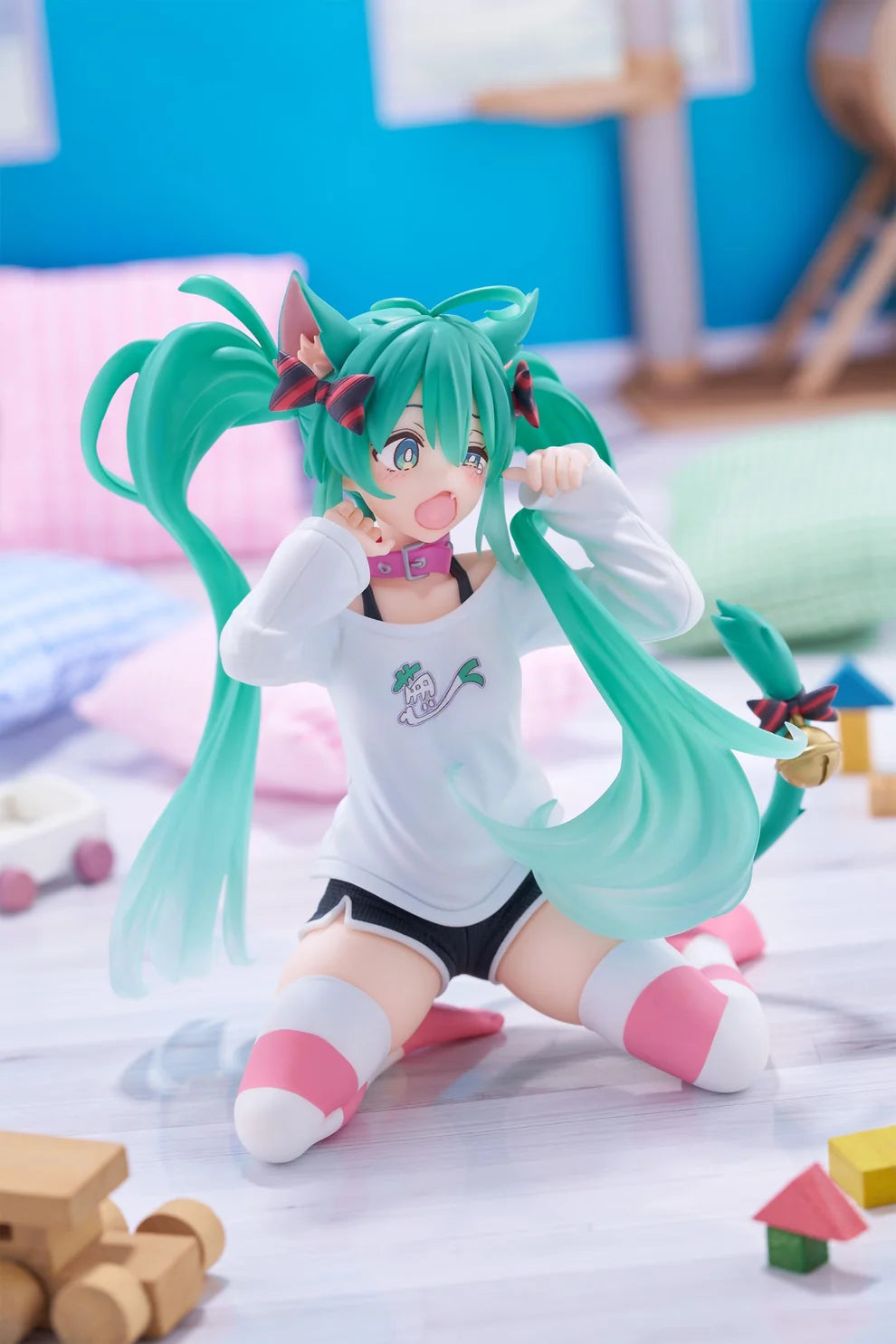 Hatsune Miku Desktop Cute Figure (Cat Ear T-Shirt Ver.) Reissue