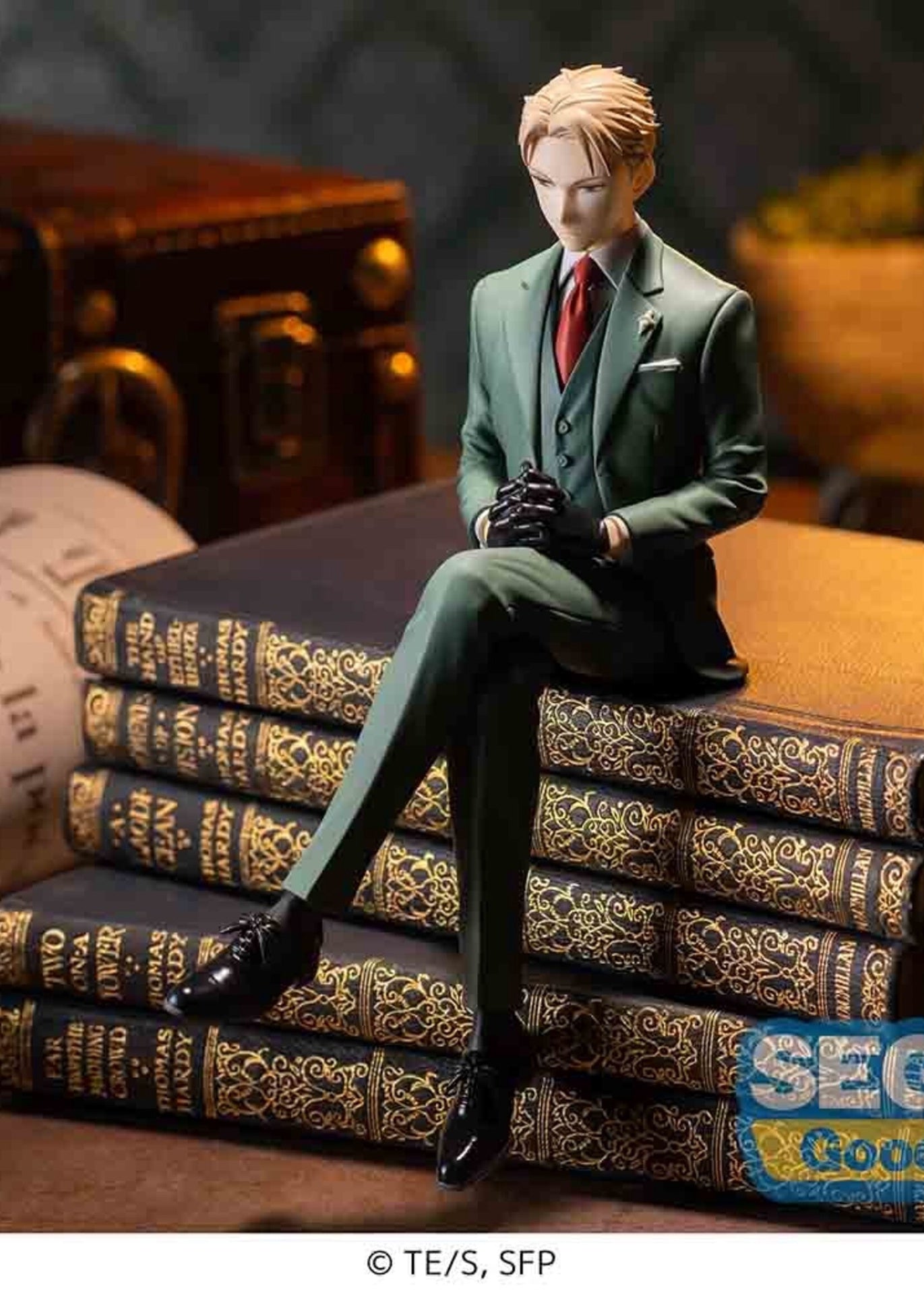 Spy X Family Pm Perching Figure Loid Forger