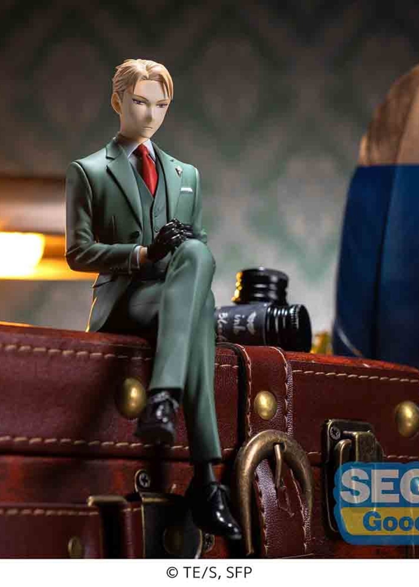 Spy X Family Pm Perching Figure Loid Forger