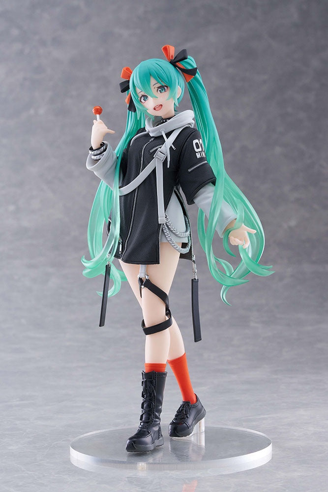 Hatsune Miku Figure   Fashion Punk Ver