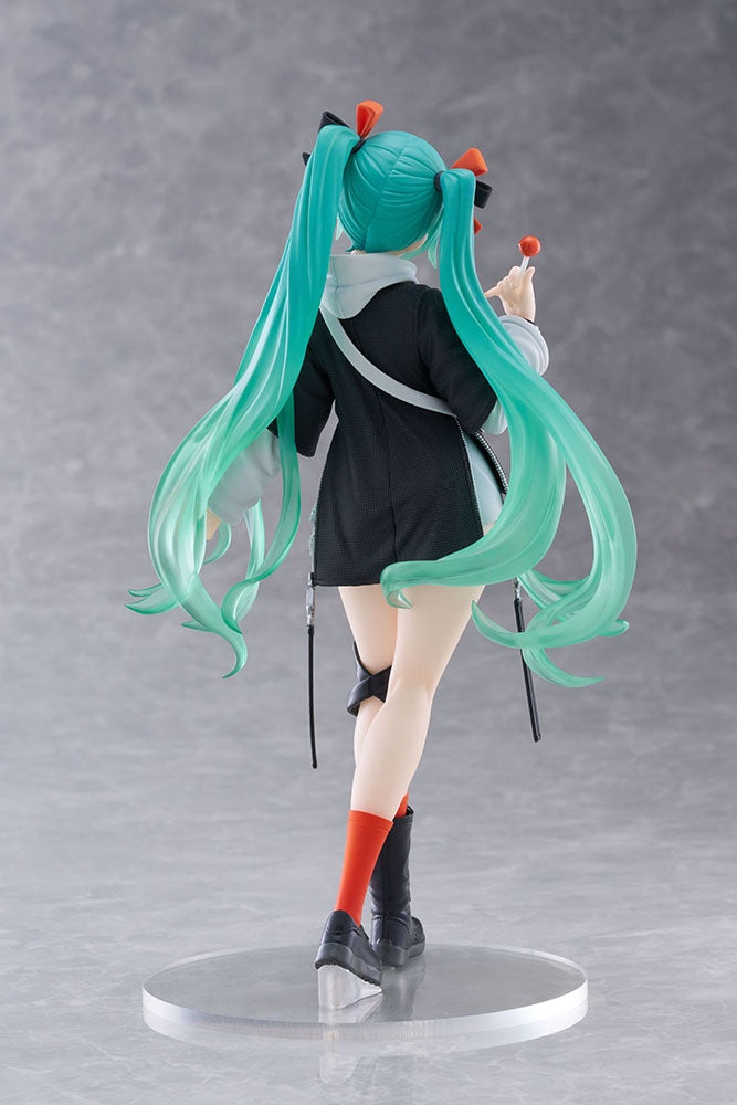 Hatsune Miku Figure   Fashion Punk Ver